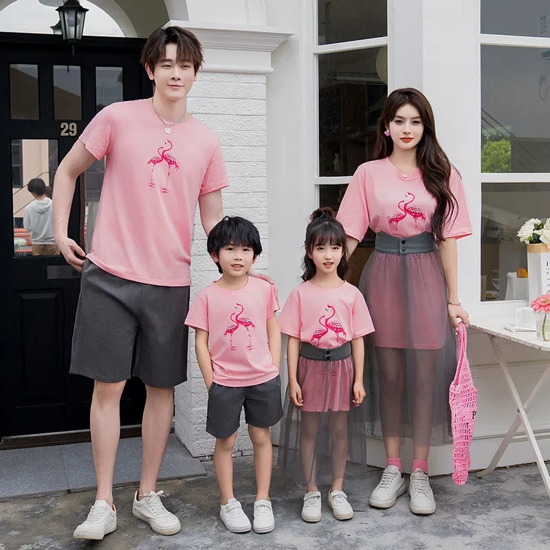 

Family Pink Clothes Korean Fashion Couple Clothing Mom Duaghter Girl Long Tee Shirts Tulle Skirt Two Piece Sets Dad Son Outfits