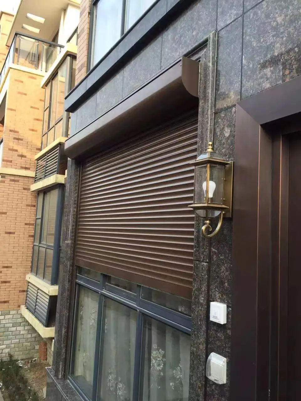 Customizable Ultra-Quiet Durable Modern European Design Aluminum Roller Shutter Door and Window for Residential