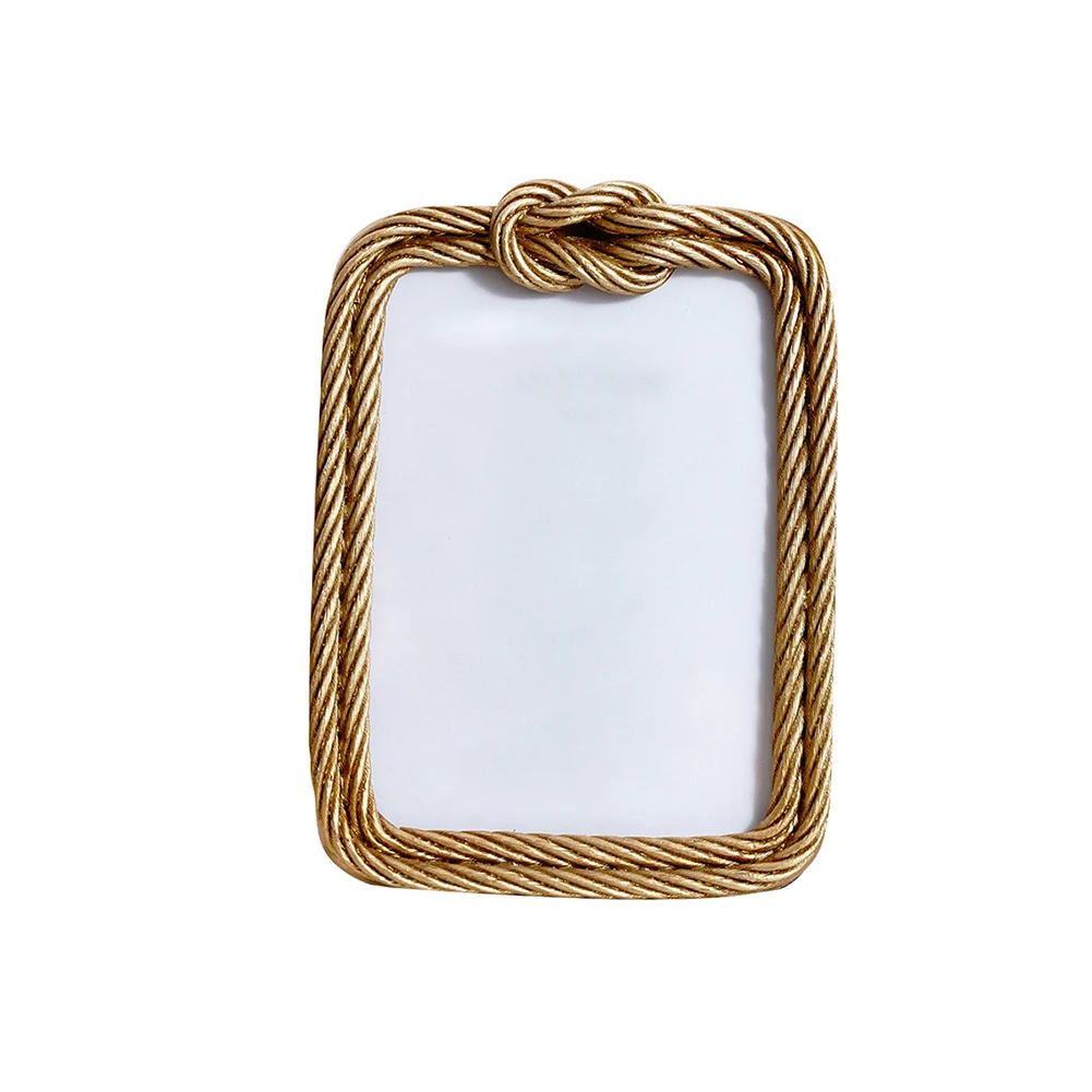 

Creative Golden Wire Frame Creative Design Resin Picture Holder 4x4 Inches Creative Photo Frame Wire Knot Shape Resin Material
