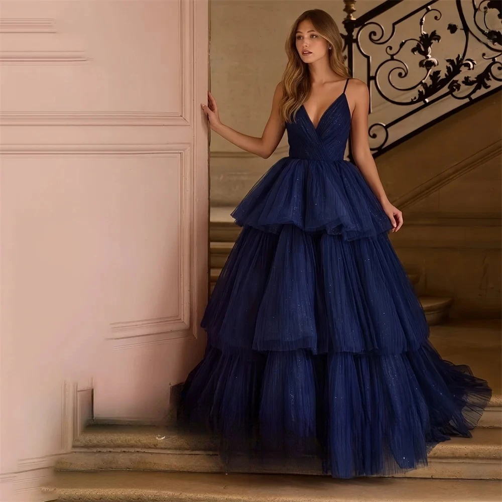 Vestidos de fiesta azul marino con cuello en V y tirantes finos, vestidos de gala con corte en A, tul escalonado, vestido de noche árabe saudita personalizado