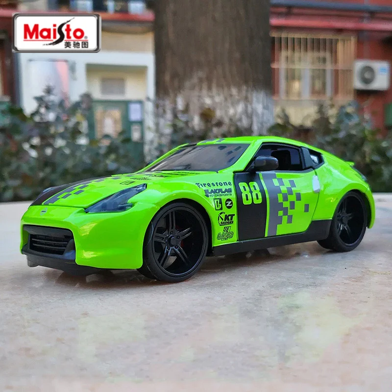 Maisto-coche deportivo de aleación modelo Nissan 370Z, coche de carreras de Metal fundido a presión, colección de alta simulación, juguete para niños, regalo, 1:24, 2009