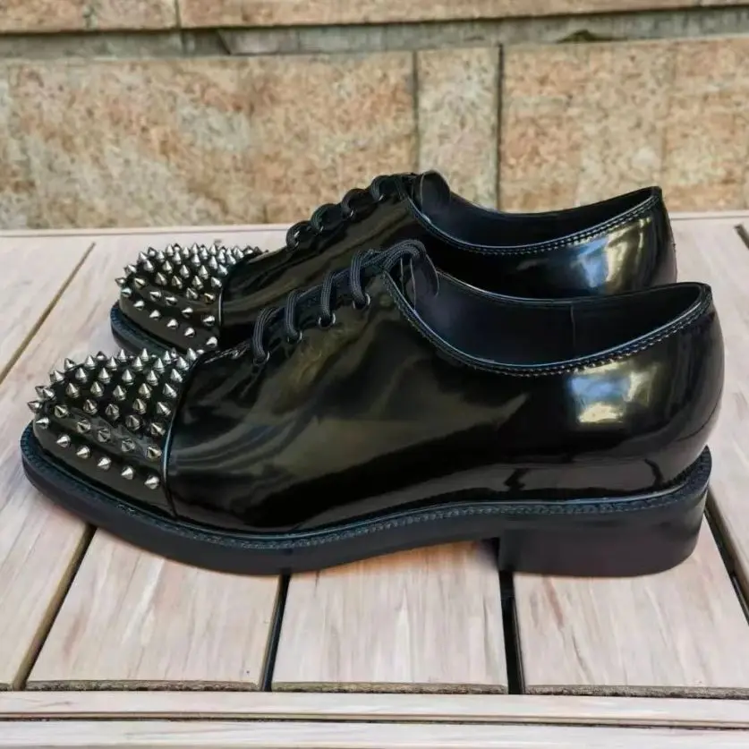 Silver Rivets Decorate Round Toe Men’s Loafers Black Patent Leather Shoes Red Sole Lace-Up Chunky Low Heels Business Gentleman