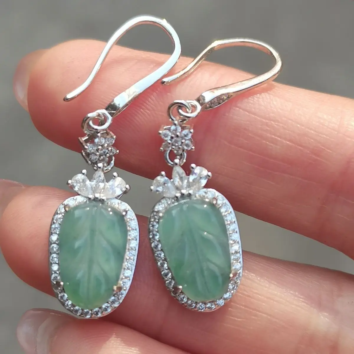 

Natural blue water leaves, leaves, jadeite earrings, jade golden branches, jade leaf earrings, women's inlaid earrings, certific