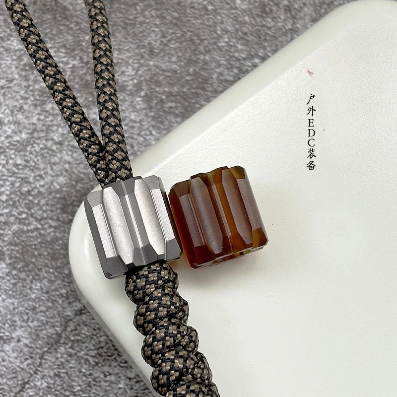 Dragon Scale Titanium Alloy Paracord Pendant EDC Decor Charm for Flashlight Slingshot Push Card Accessory