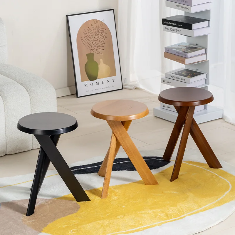 

A few sides of the medieval style sofa, a mini table in the corner of the walnut-colored solid wood wabi-sabi retro small bedsid