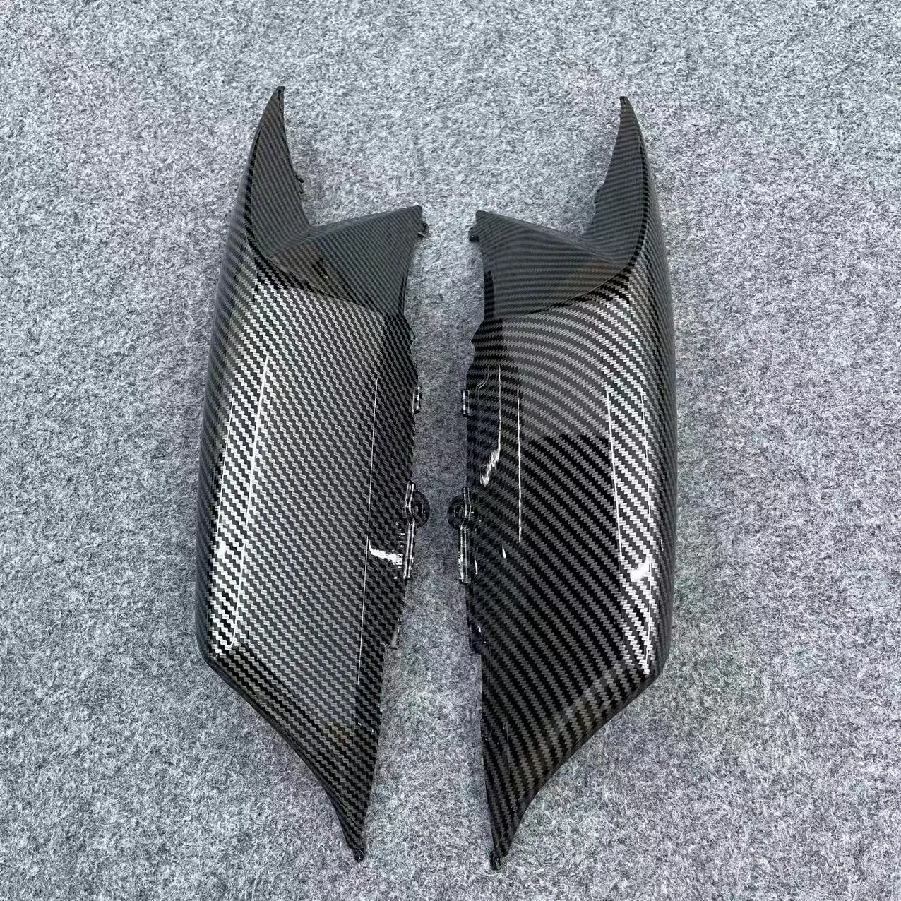 ABS motorcycle fairings are suitable forGSXR600 GSXR750 small R K8 rear short side strips 08 09 10  2008-2010 carbon fiber paint