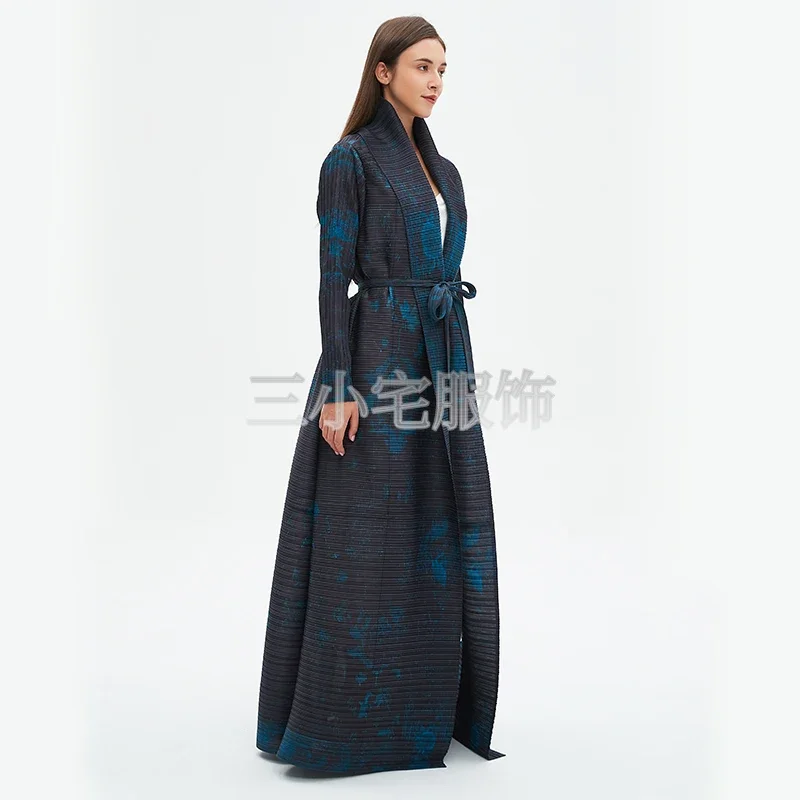 Miyake Plisowany płaszcz damski z długim rękawem z nadrukiem retro 2024 Winter New Dubai Style Plus Size Abaya