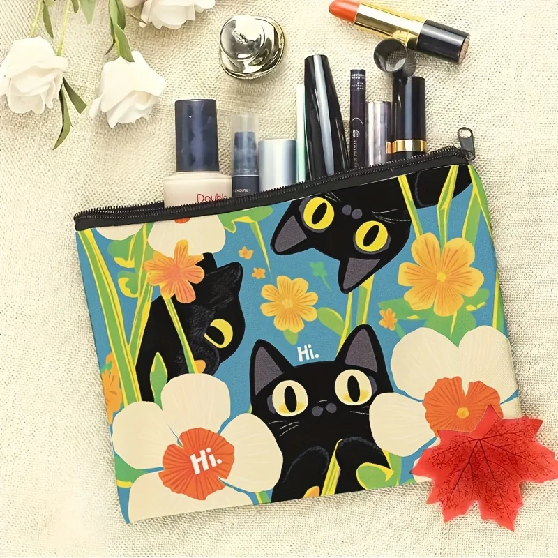 Urocza kosmetyczka z czarnym kotem i kwiatowym wzorem - wielofunkcyjna, pojemna, przenośna kosmetyczka.