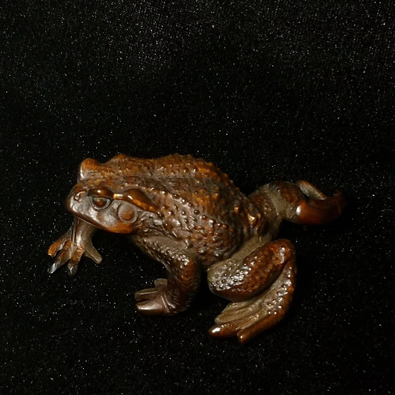 Length 8 CM Old Chinese boxwood Hand carved Lovely Jin Chan Frog Figure statue desk Decoration Netsuke Gift Collection