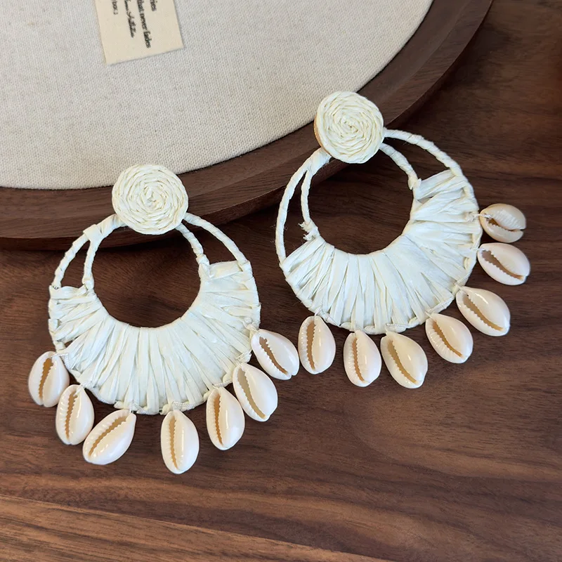 

Bohemian Raffia Rattan Knit Natural Shell Tassel Hollow Round Circle Long Dangle Earrings for Women Beach Party Jewelry