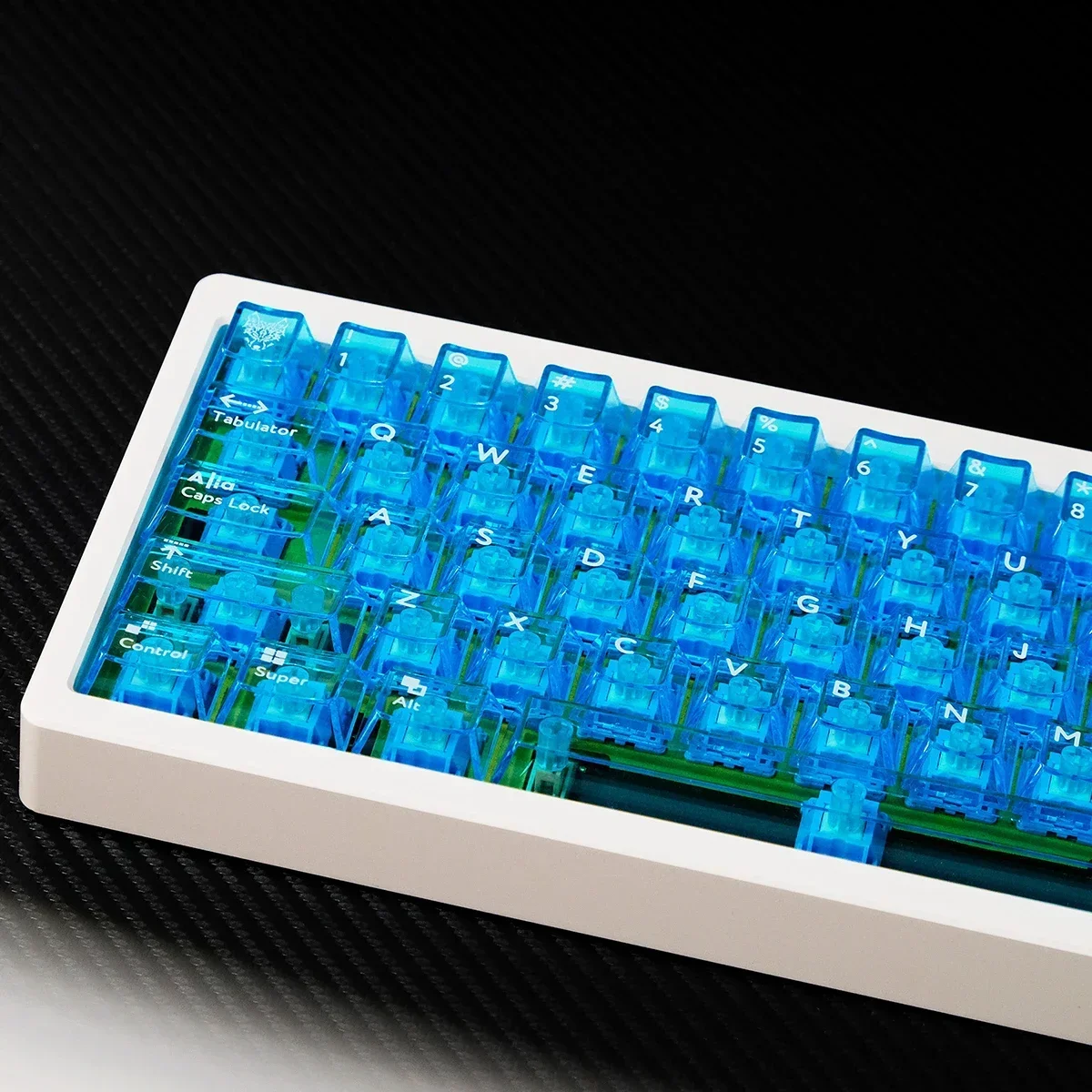 

Blue transparent mechanical keyboard keycap PC material is engraved with light transmission 114 keys Original factory height ada