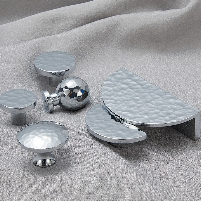 مقبض مصنوع يدويًا / كروم لامع / خزانة نحاسية صلبة مقابض أبواب طويلة أثاث خزانة خزانة درج سحب T Bar