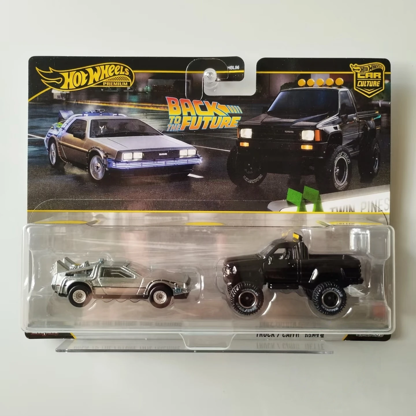 Hot Wheels Premium 2-Packs Back to the Future Time Machine Toyota Pickup 1:64 Diecast Car Model Car Culture Collectible Toy