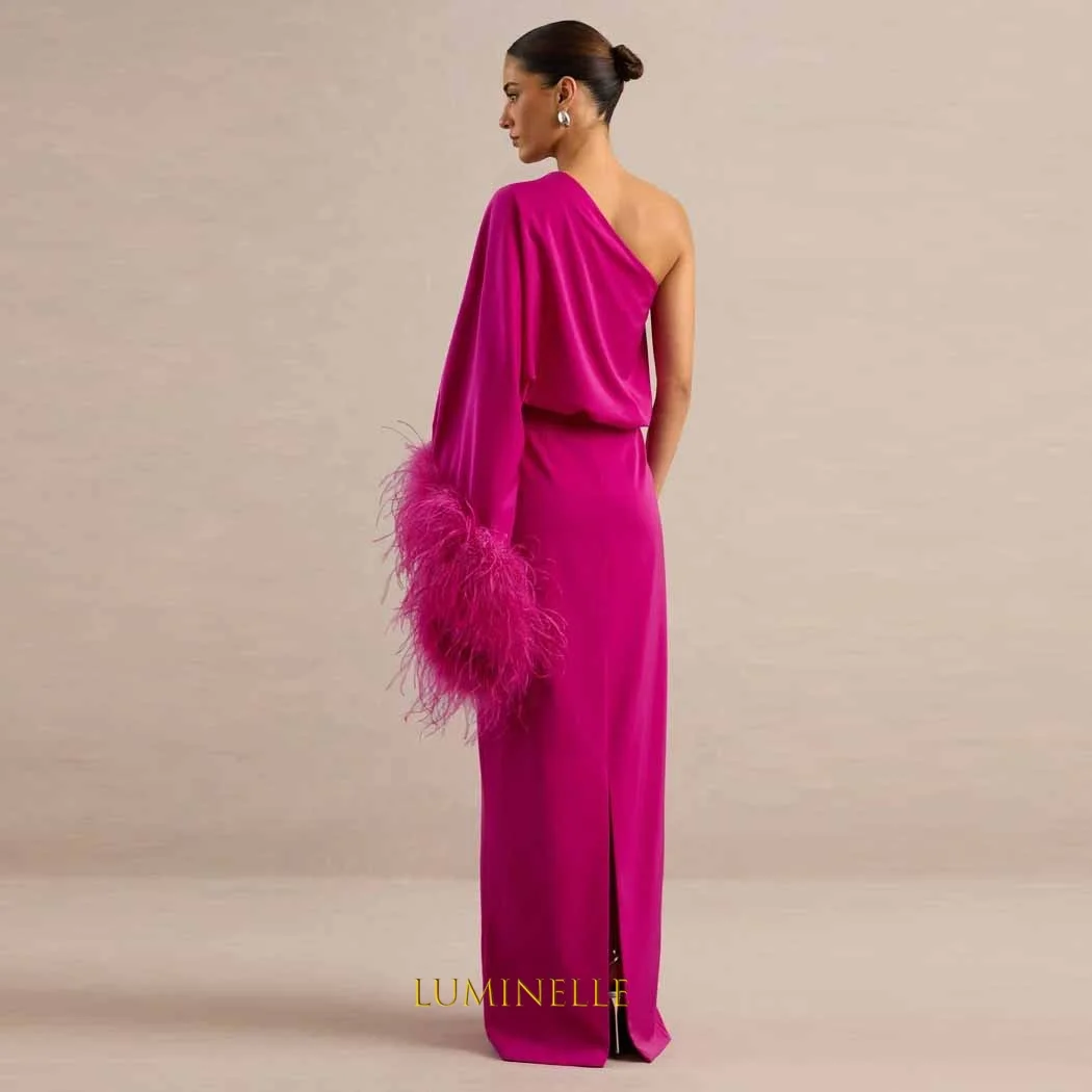 Satin Fuchsia Evening Dresses with Feathers One-shoulder Column Empire Waist فساتين سهرة Elegant Prom Dress Customized 2026