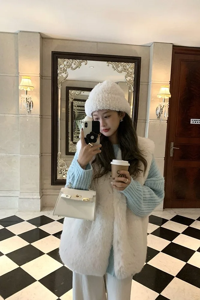New Internet Celebrity Plush Vest Fashionable White with Environmentally Friendly Fox Fur Vest Female Student Casual Vest Winter