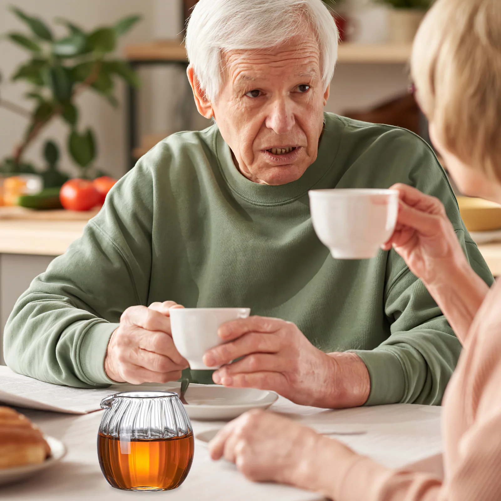 

Premium Glass Creamer Pitcher Exquisite Design Multipurpose Home Coffee Shop Restaurant Milk Syrup Salad Sauce Dispenser