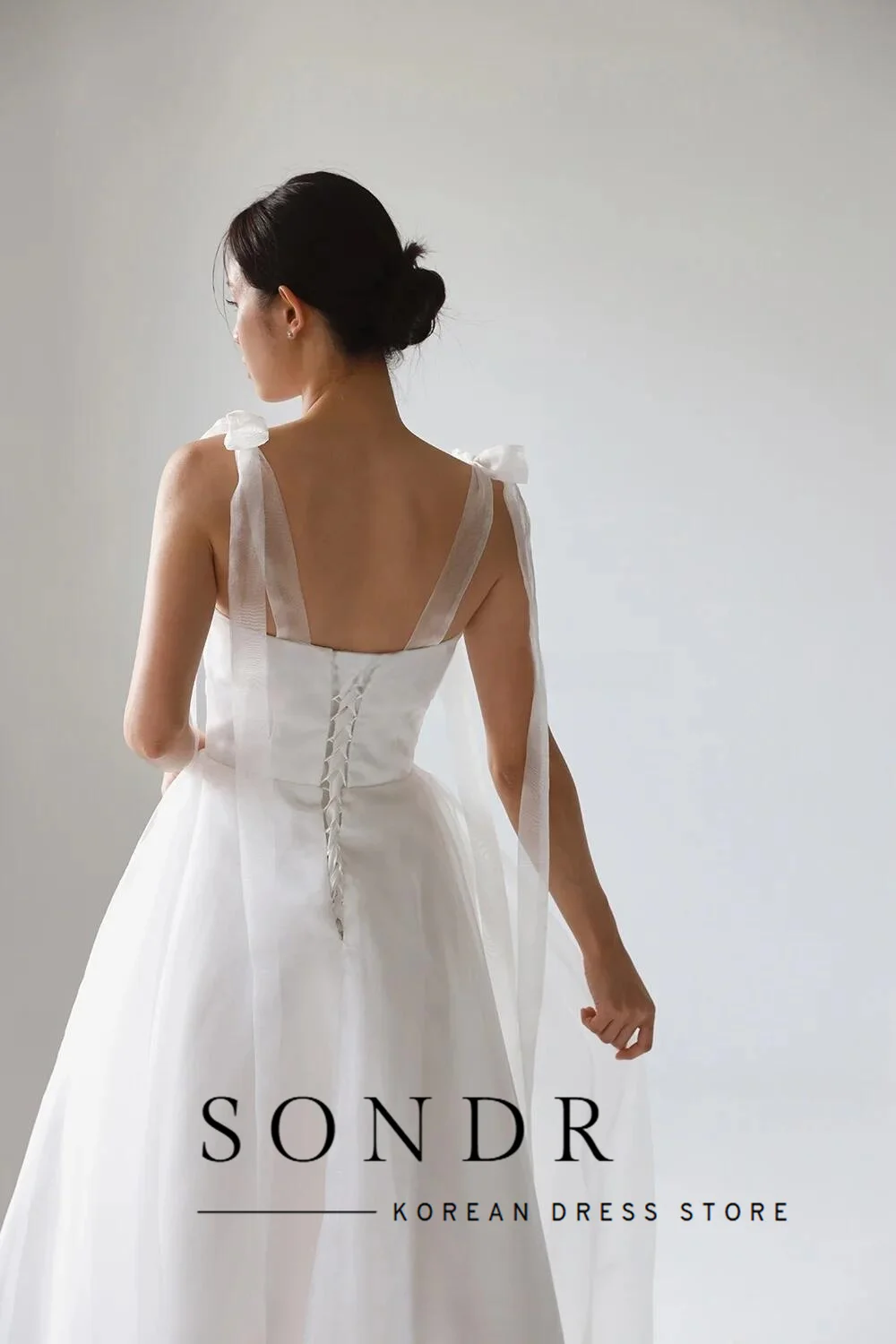 Sondr Eenvoudige Organza A-lijn Trouwjurken Koreaanse Fotoshoot Vloerlengte Bruidsjurken Spaghettibandjes Plooien Op maat