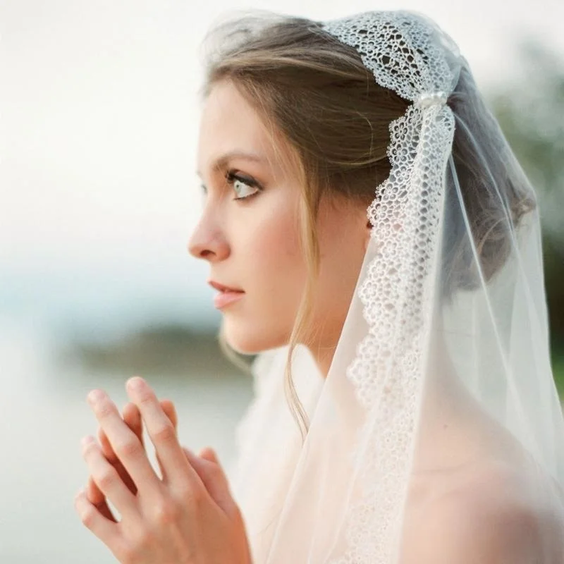 vintage-lace-cap-bridal-veil-bohemian-scalloped-lace-tulle-wedding-headpiece-elopement-beach-wedding-bride-hair-accessory