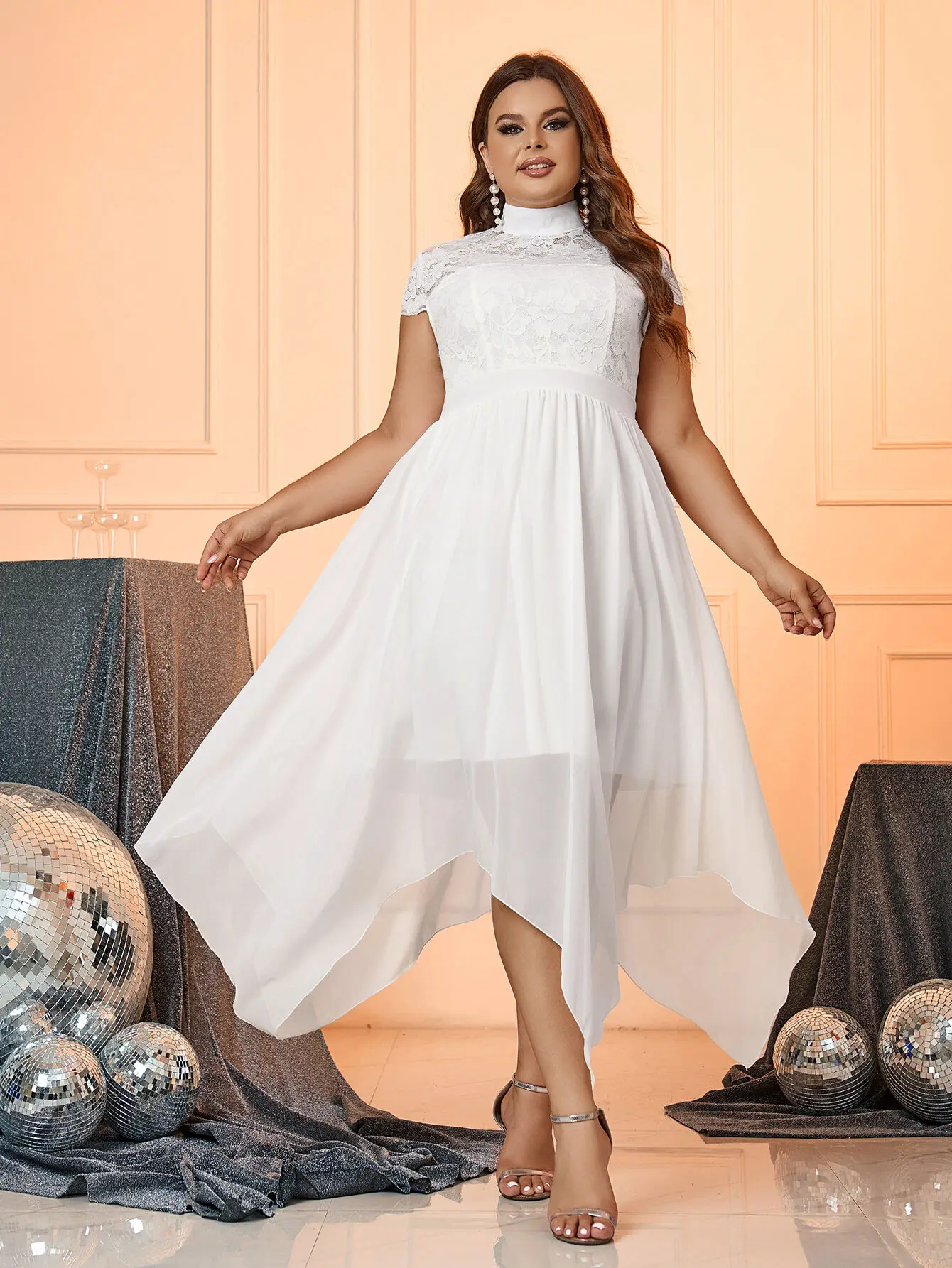 Plus Size White Wedding Bridesmaid Dress Fashion Lace Short Sleeve Elegant Dresses Temperament Irregular Hem Loose Party Dresses