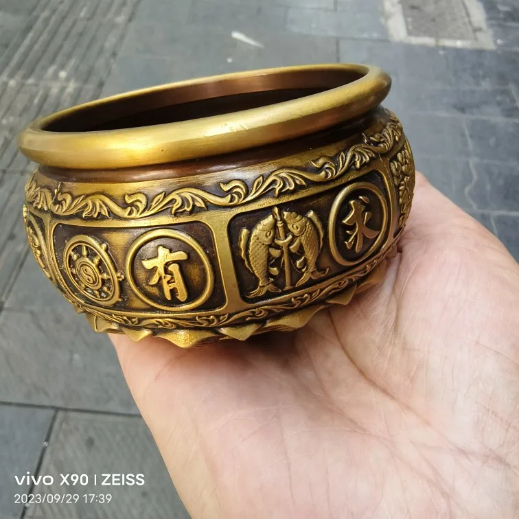 Brass attracts wealth and treasures, meets every demand, gathers treasure pots, incense burners, and home furnishings