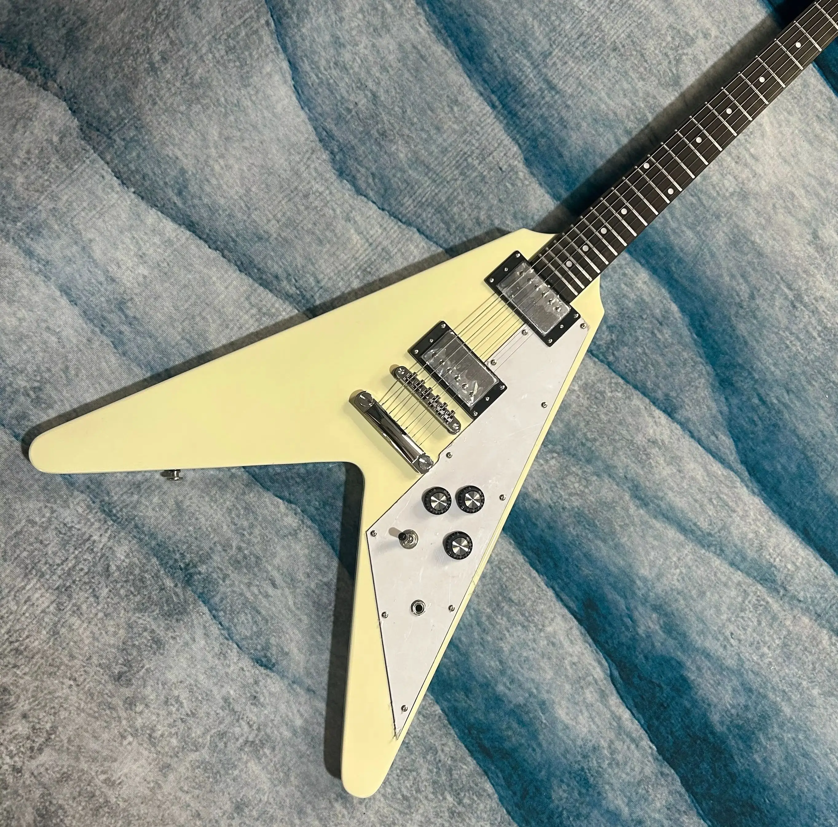 

Cream V Guitar 6 String Aged Body HH Black Hardware