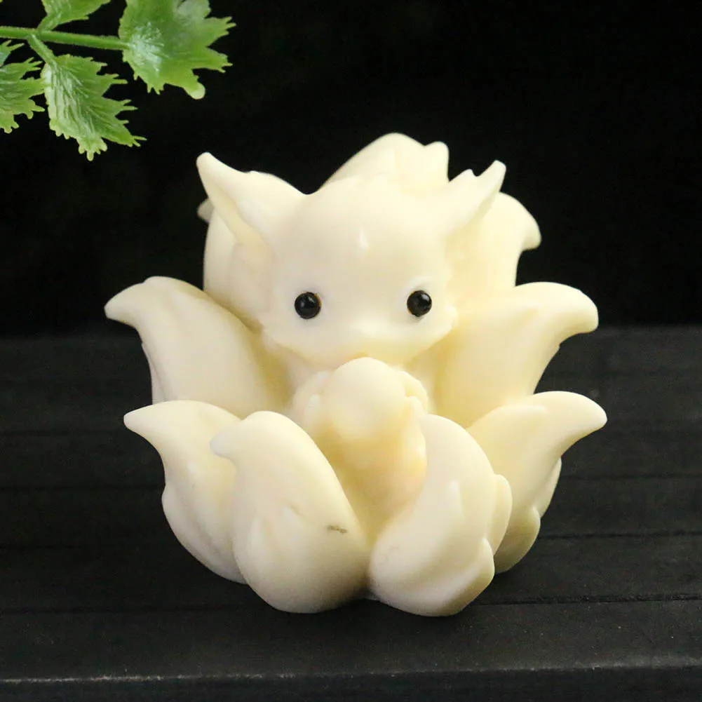 Natural Ivory Fruit Phytelephas Wood Handmade Carving Lovely Nine-tailed Fox Animal Elves Ornament Mascot Feng Shui Crafts Decor