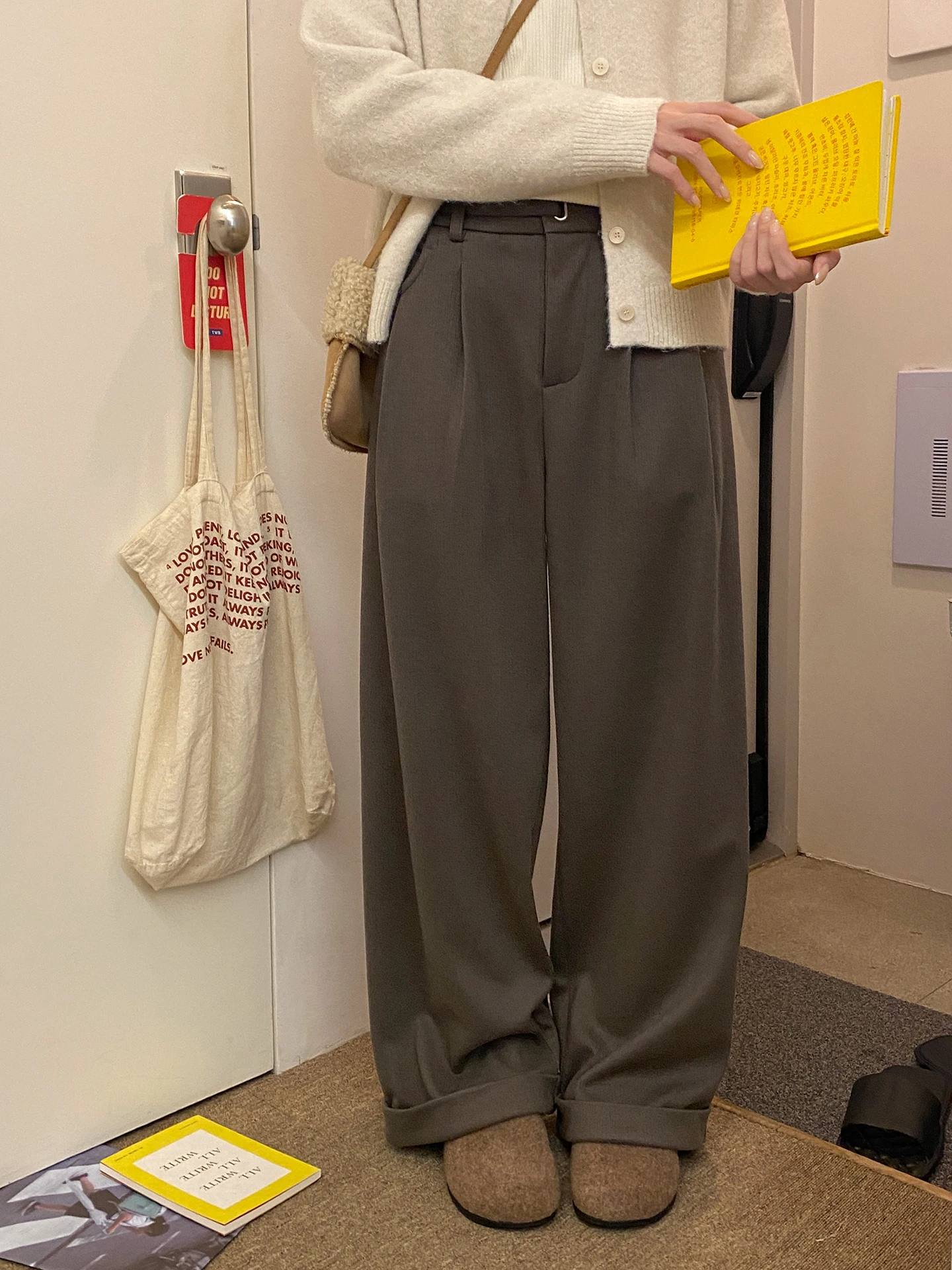 

Milk Rabbit Pl Metal Bule Waisand Cuffed Woolen Straight Leg Pants Women's Pleated Design Loose Casual Trousers