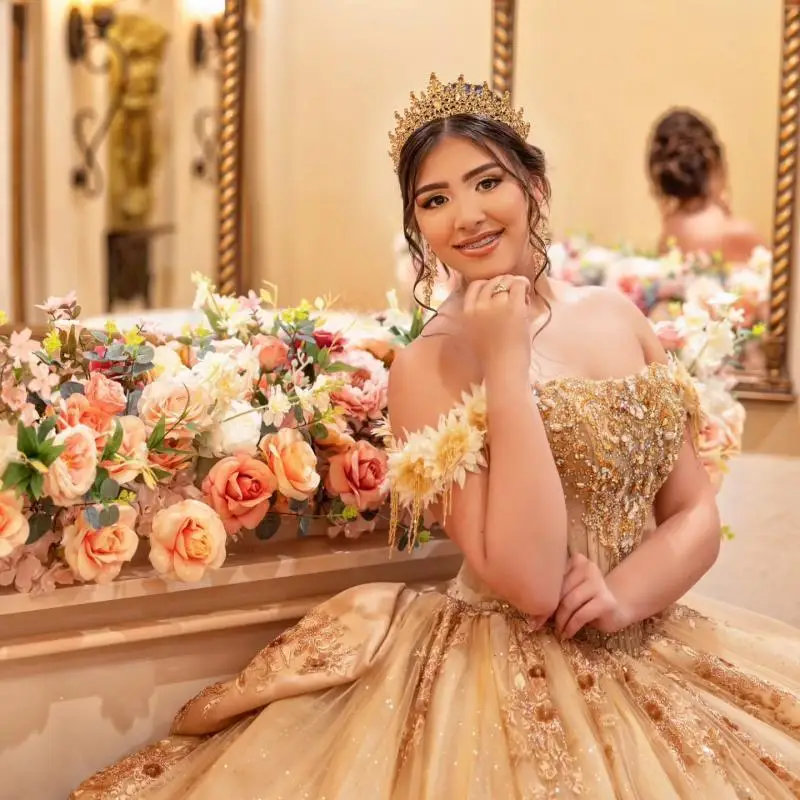 Personnalisé brillant champagne or Quinceanera robe dentelle cristal tulle dentelle 3D fleur robes de 15 Quinceanera ﻿