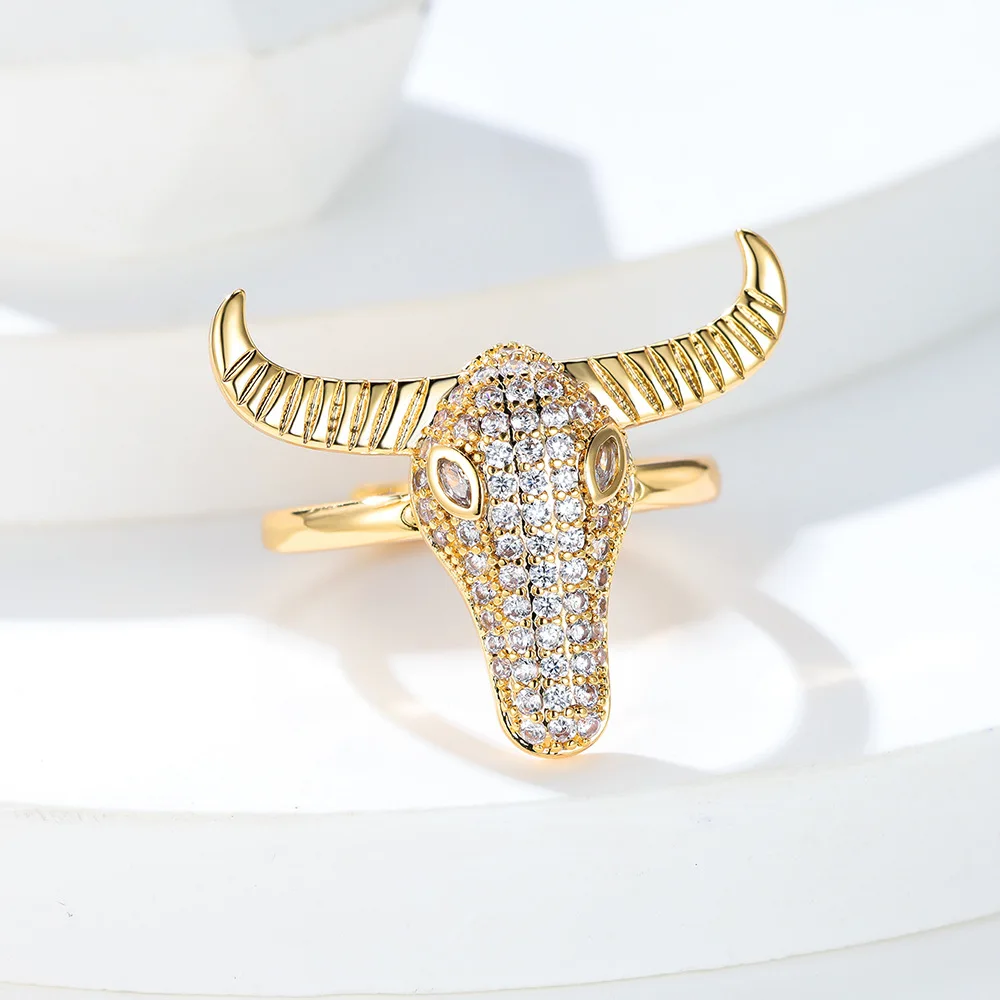 European and American Personalized Diamond Studded Bull Head Ring, Female Domineering and Niche Design Bracelet