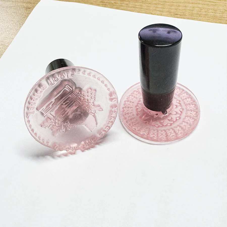 Transparent acrylic stamp customized personalized logo cartoon pattern hand account seal fixed engraved crystal rubber stamp