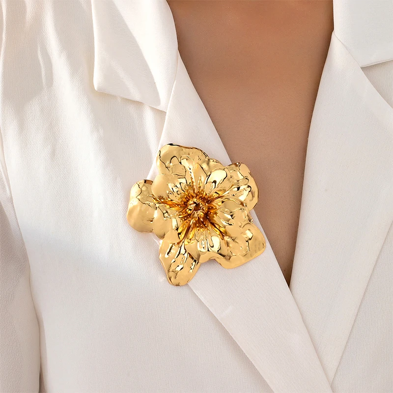 Women Large Statement 3D Layered Golden Flower Brooch Bold Retro Statement Elegant Collar Accessory For Party Wedding Daily Wear