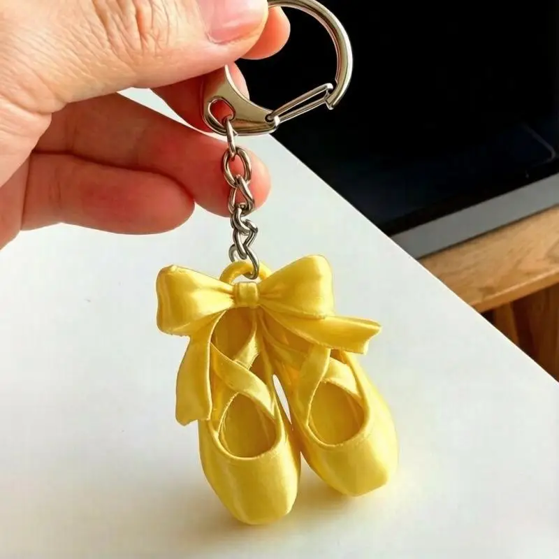 Modischer Schlüsselanhänger in Form von Ballettschuhen, ein hübscher Anhänger zum Aufhängen, als Dekoration für eine Aufbewahrungstasche für Kopfhörerkabel. – Detail 6