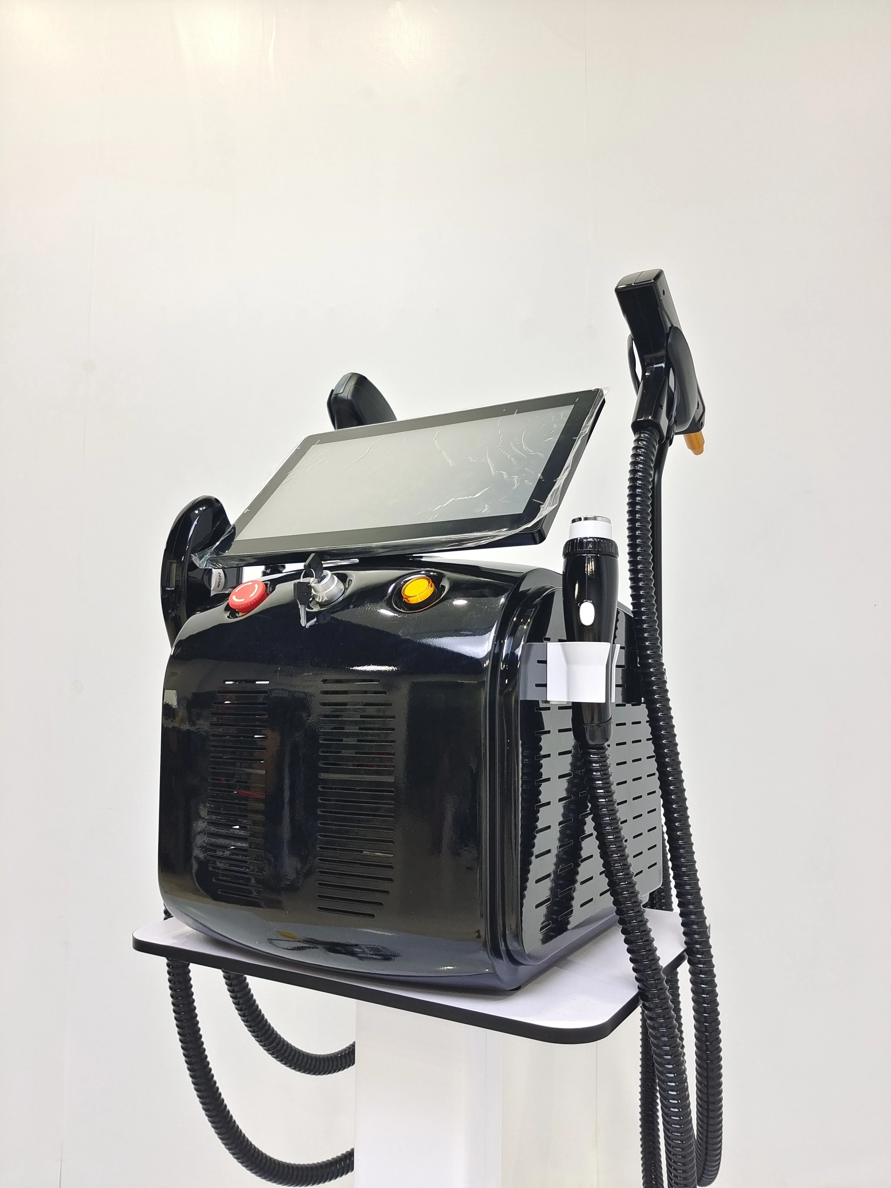 ソプラノチタン脱毛プロフェッショナル 4-In-1 ダイオードレーザーピコ IPL Nd Yag ピコ秒レーザー Opt 脱毛タトゥー除去