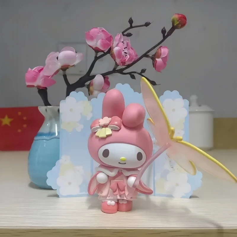 Miniso Toys Box com Sanrio Figuras, Flor e Roupa Série, Kuromipacha Cão, Big Ear Dog, Desktop Ornamento Presentes, Novo Rima, Em Stock