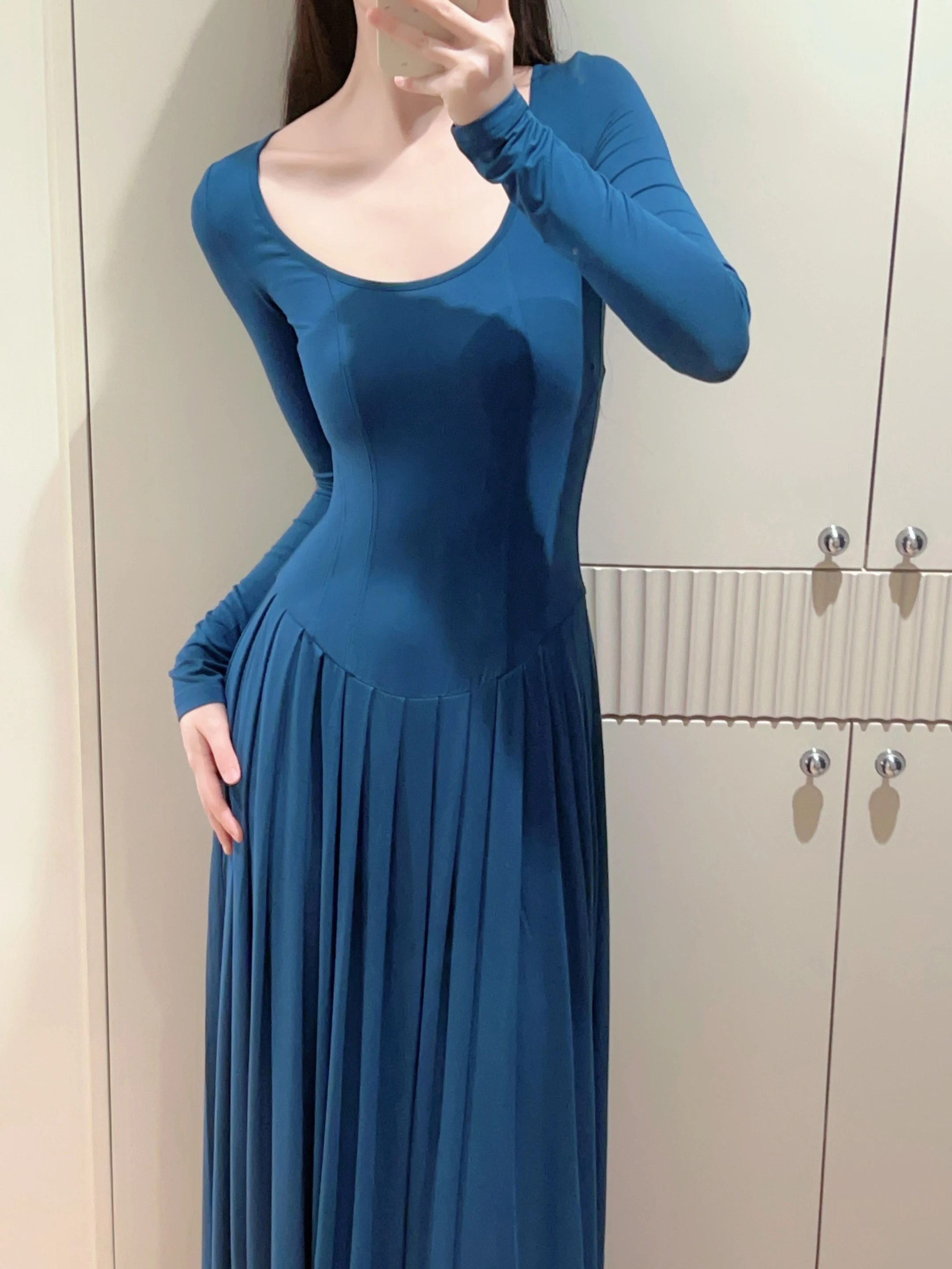 

Платье миди French Riviera с длинным рукавом, облегающее, с завышенной талией, цветное, женское, модная коллекция Осень 2025