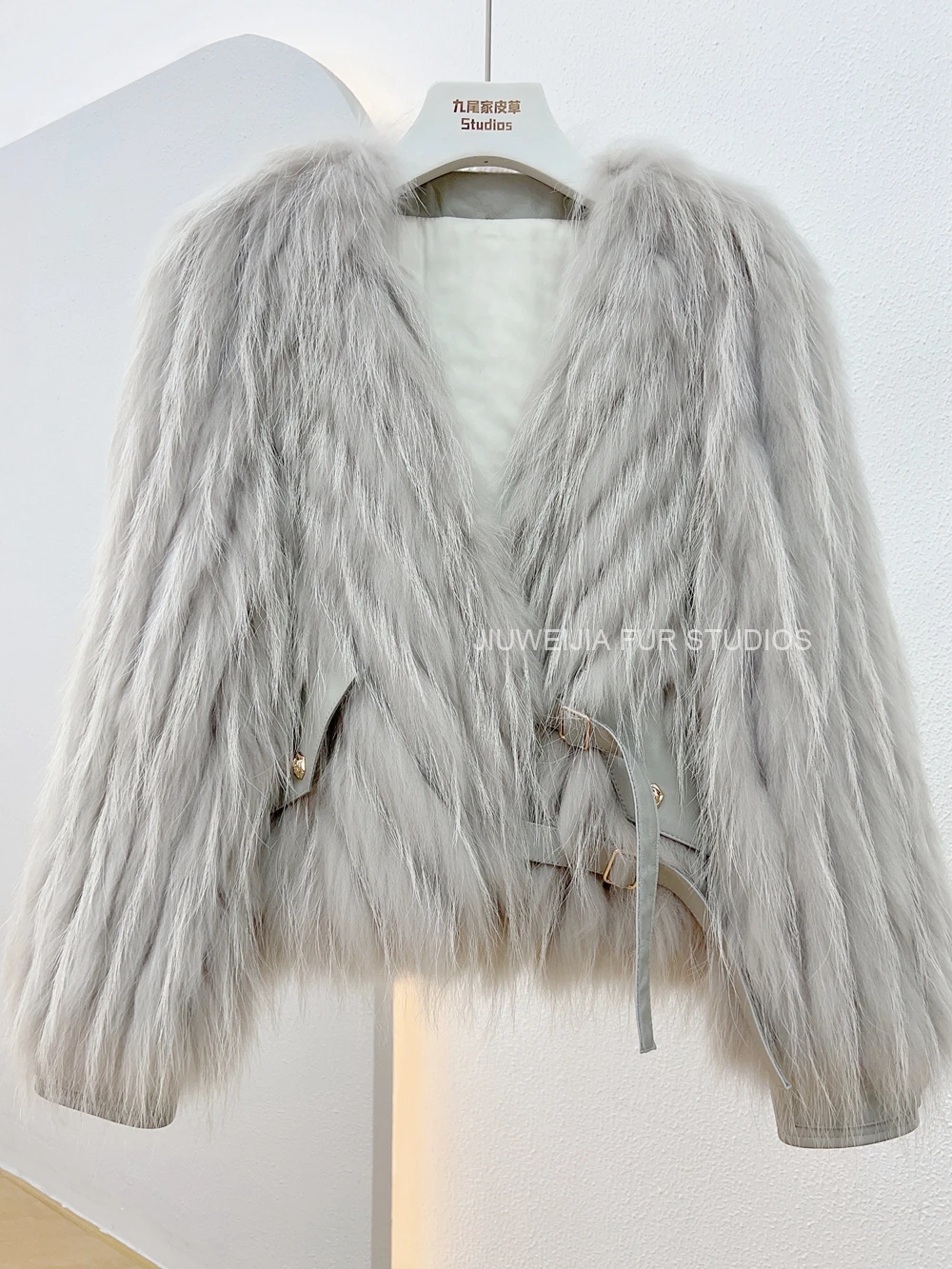 2026 Winter New Fur Strip Sewed Together Short Style Thin Raccoon Fur Fox Fur Coat Young Women's Coat
