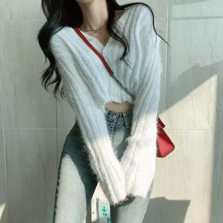 

Мягкий женский вязаный свитер с V-образным вырезом, повседневная теплая верхняя одежда для весенне-осеннего сезона, модный матовый кардиган