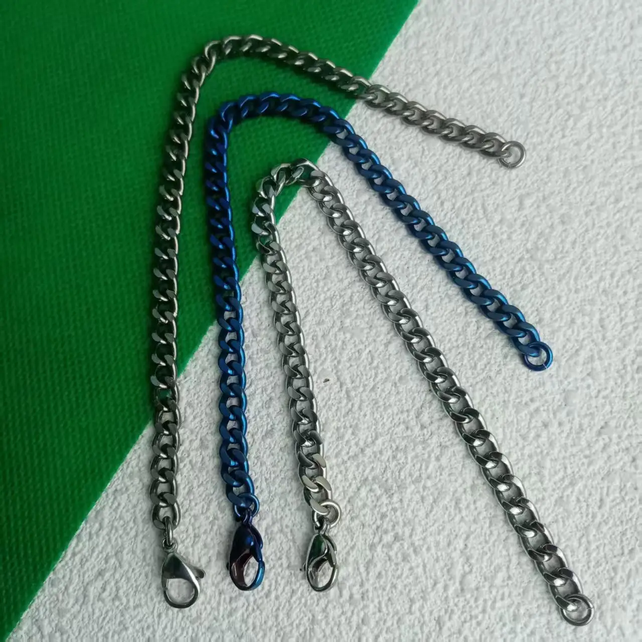 5.5mm pure titanium denim chain bracelet is waterproof, rust proof, and hypoallergenic, suitable for both men and women