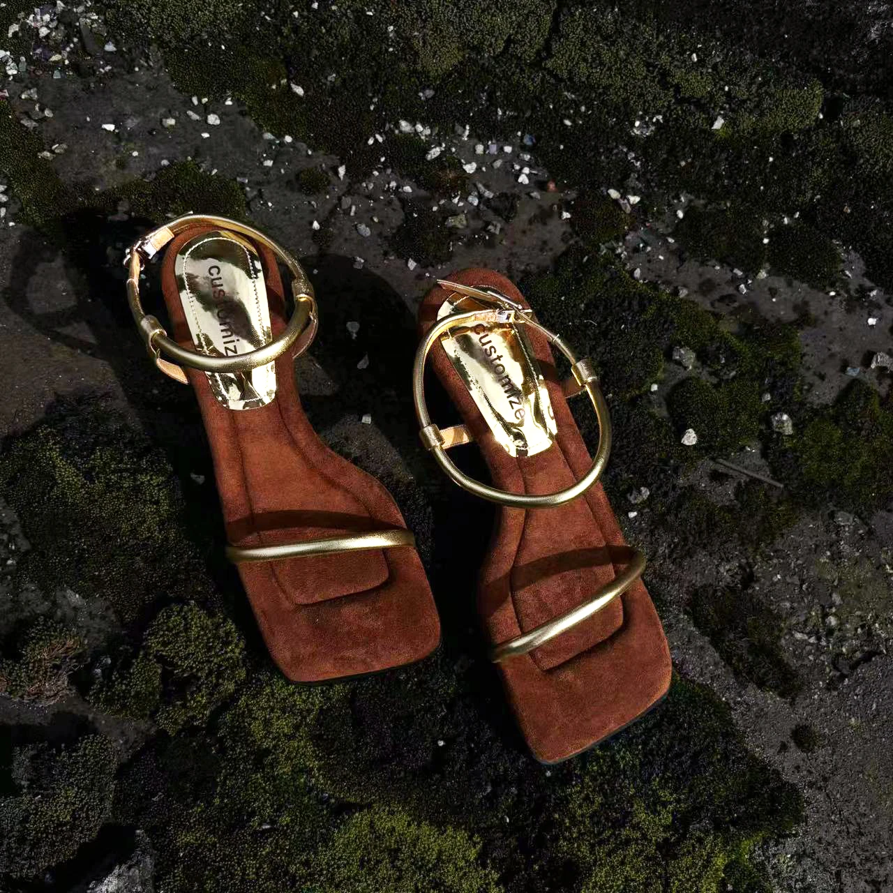 Zapatos de verano de banda estrecha para mujer, sandalias de Punta abierta, calzado conciso, sandalias plateadas de tacón extraño, Sexy