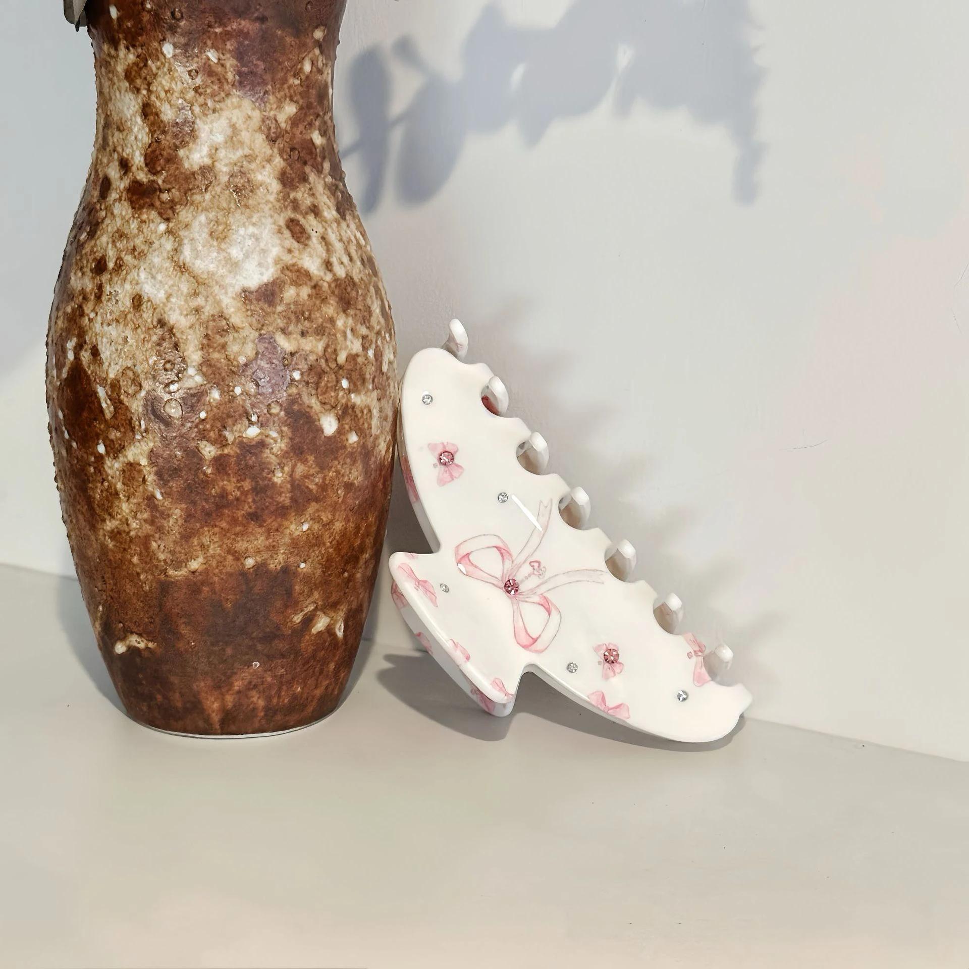 

Новый креативный дизайн, заколка для волос с геометрическим рисунком, простой французский бант с принтом, стразы, ацетатная заколка в виде акулы, аксессуары для волос