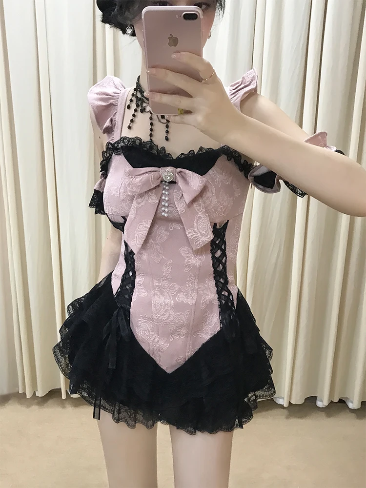 ชุดเซ็ตสองชิ้น เสื้อท่อนบนผ้าลูกไม้ซีทรูแต่งขอบลูกไม้ พร้อมกระโปรงบานผ้าลูกไม้  แฟชั่นฤดูร้อน 2025 สไตล์เซ็กซี่บริสุทธิ์