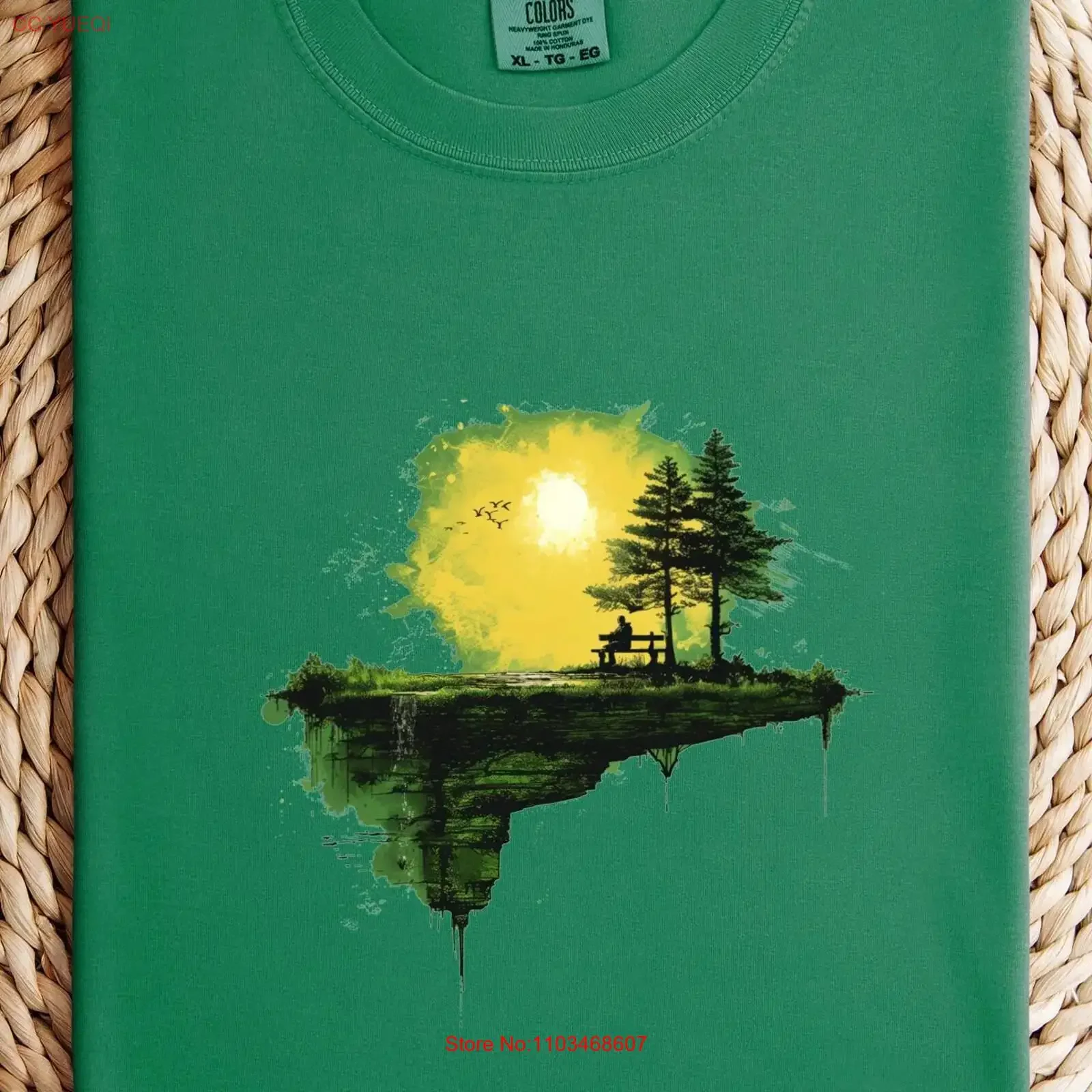 T-shirt de scène de méditation d'île verte flottante enchanteresse, vêtements d'art naturel surréaliste de rêve pour les amateurs de pleine conscience spirituel