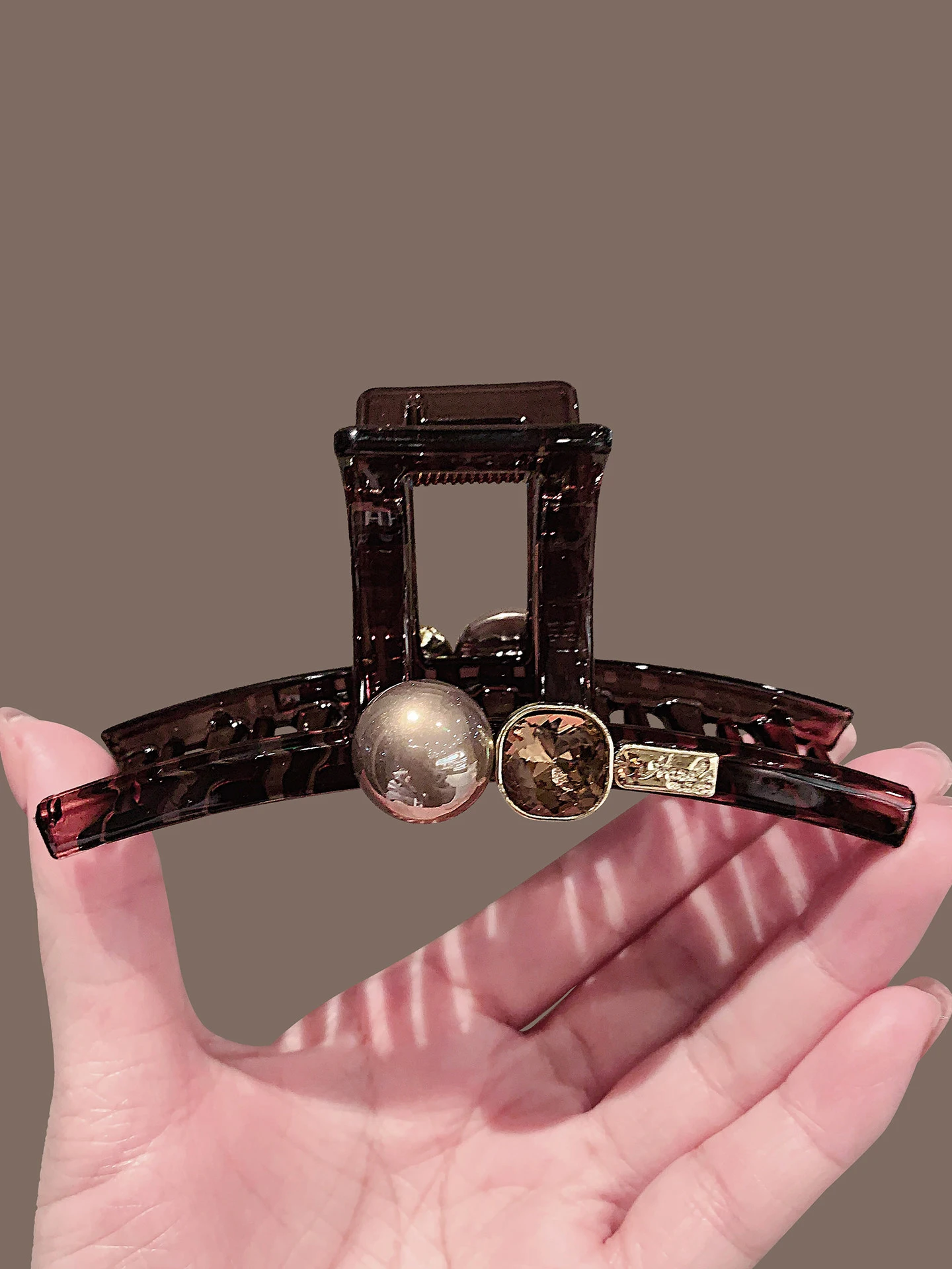 豪華なパールアセテートブラウンダイヤモンドクリップヘアアクセサリー大人のファッションヘアピンアップヘアグリップスタイリッシュな髪飾り