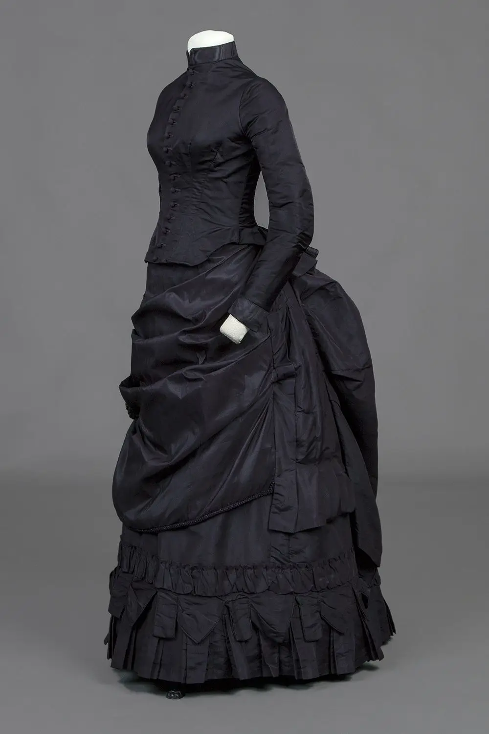 18th Century Victorian Edwardian Black Mourning Dress Victorian Bustle Ball Gown Civil War Walking Dress Gown For Women