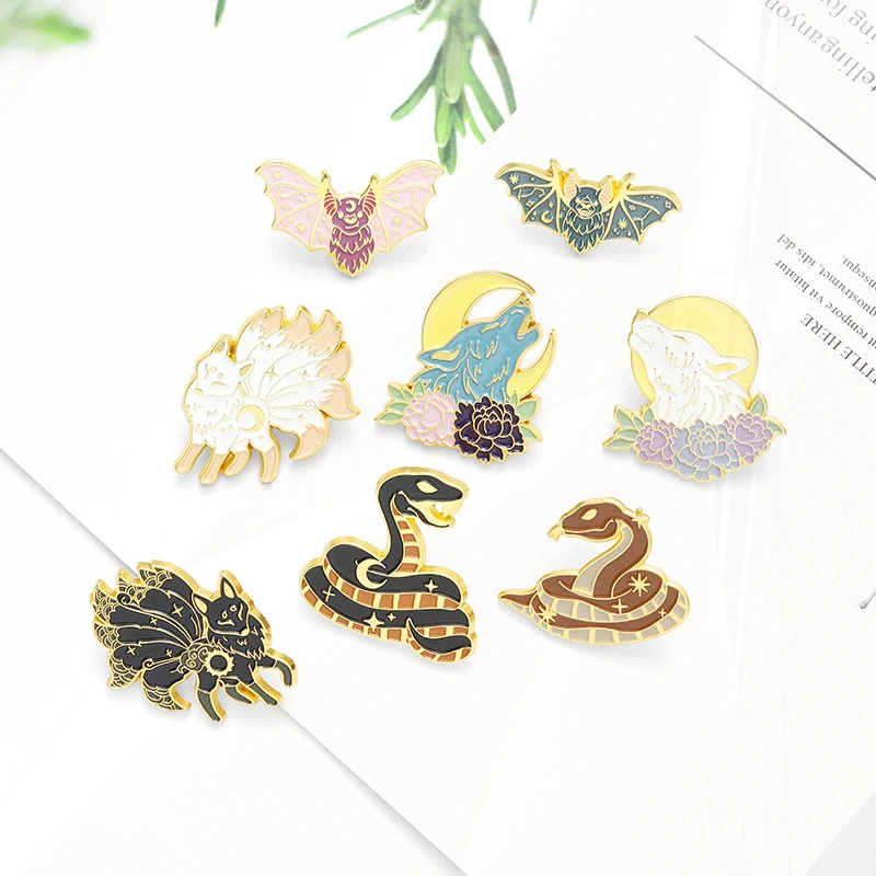 Accesorios de ropa de zorro serpiente, Pin de mochila, broche de solapa, Pin de murciélago, Pin de Lobo, Pin de Animal, Pin de lobo de murciélago