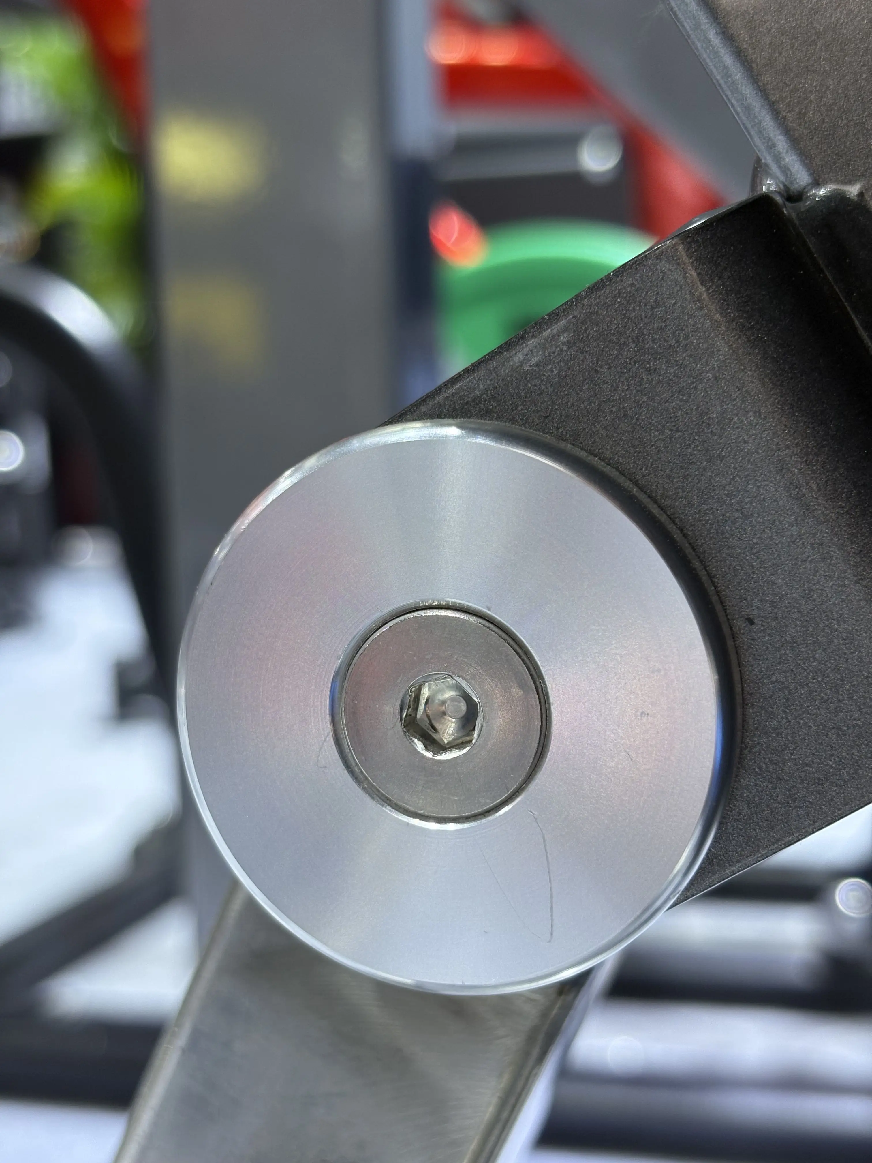 헬스장 기구 상업용 근력 강화 플레이트 로드식 등 운동 리니어 로잉 머신 LD-9116