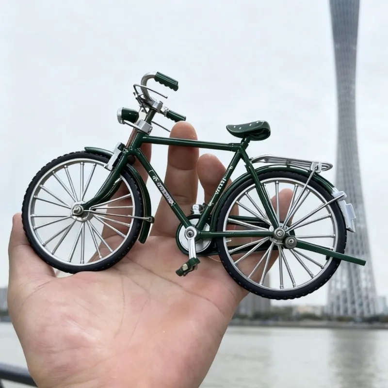 Classic Vintage Bike Bicycle Model Alloy Mini Vehicles Retro Pileup Enduro Simulation Old-fashioned Bicycle Collection Toy Decor