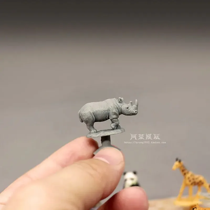 Ensemble de modèles d'animaux sauvages miniatures, tigre, hippopotame, zèbre, guépard, Panda marron, dauphin, chimpanzé, Lion, figurines d'action, jouets d'ornement