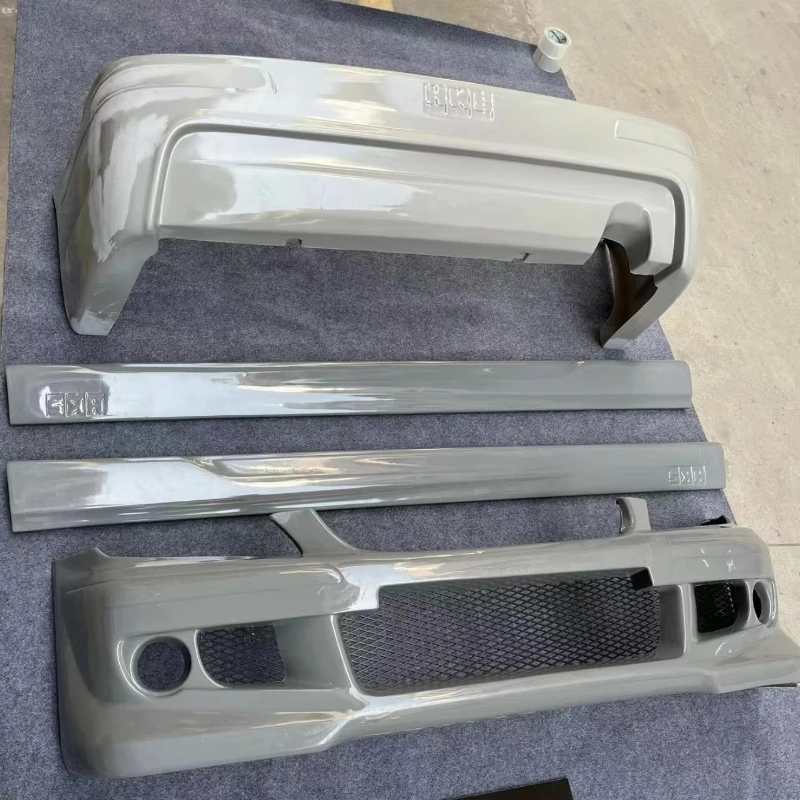 

Upgraded replacement car parts made in China suitable for multiple Lexus models 98-05 front bumper side skirt rear lip body kit