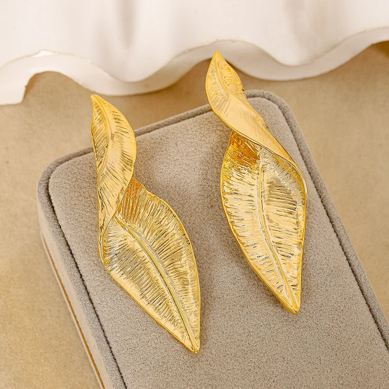 SENYU 18K Gold Plated Frosted Leaf Big Stud Earings Fashion Women Large Earrings for Party Dubai Wedding Brides Jewelry Gifts